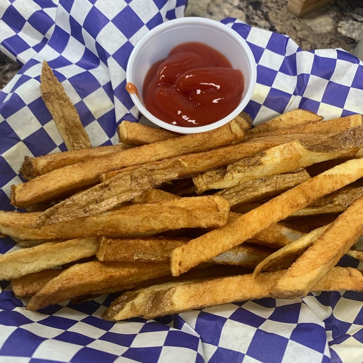 review photo of Vegan T'ease Fish sandwich shared by @vegan4life1991 on 16 Oct 2021 - review