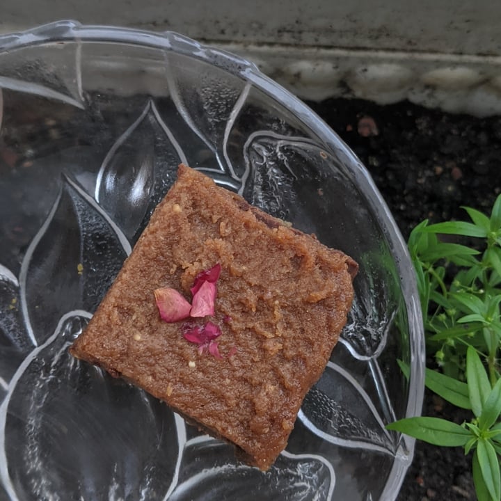 review photo of The Clean Addicts Cacao Peanut Butter Miso Date "Caramel" Wholefoods Fudge Cake shared by @bornvegetarian on 13 Oct 2022 - review