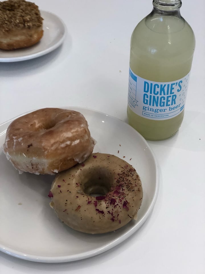 photo of Cartems Donuts Earl Grey & Vanilla Bean Donuts shared by @maggiehertzberg on  02 Apr 2019 - review