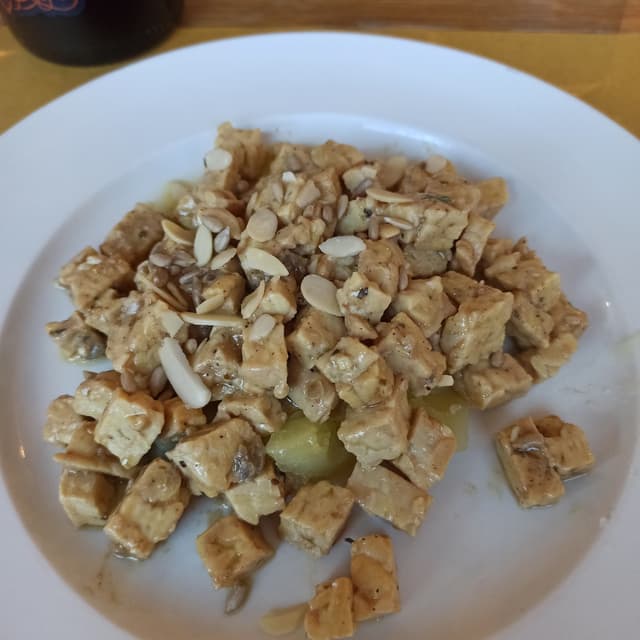 Photo of the dish “Crumble di tempeh”