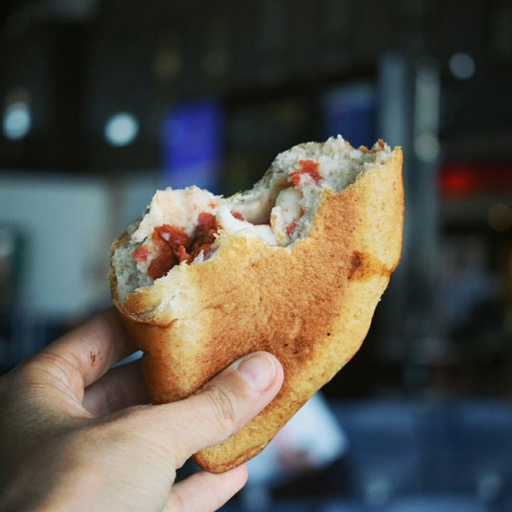 review photo of Bar Dolcezza di Cuscunà Temistocle Panzerotto mozzarella e pomodoro shared by @myvegantrips on 12 Apr 2020 - review