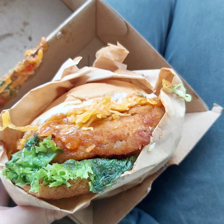 photo of VeganBurg Singapore Chili Krab Burger shared by @herbimetal on  05 Feb 2022 - review