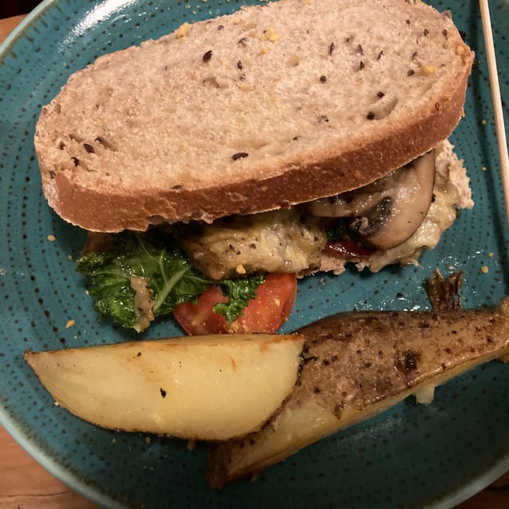 photo of Hierbabuena Vegan Sandwich shared by @pltlife56 on  26 Jun 2021 - review