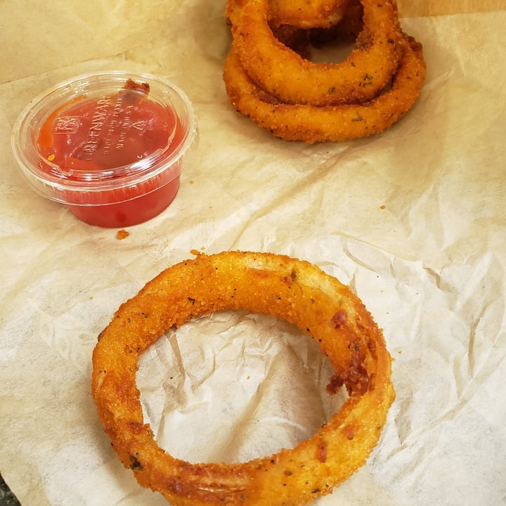photo of E Burger Onion rings shared by @veganmom7 on  27 Aug 2021 - review