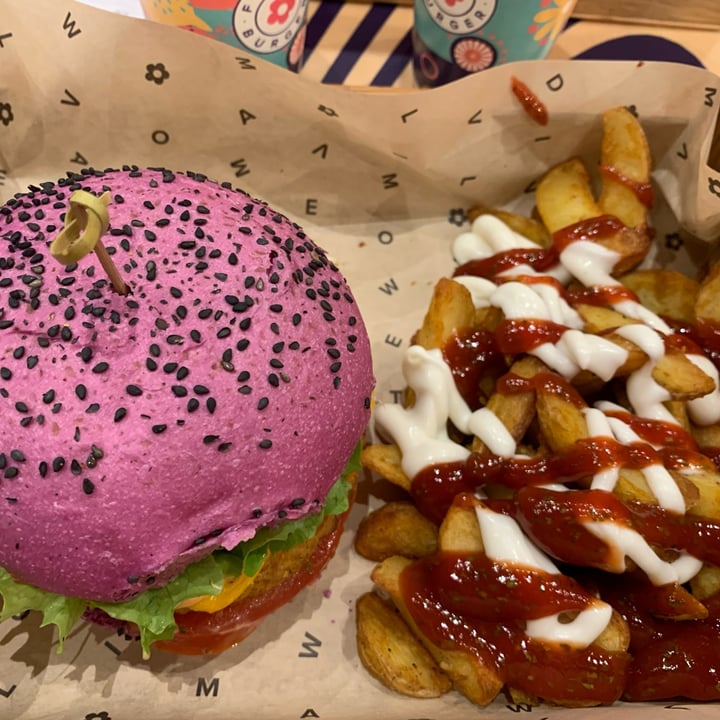 review photo of Flower Burger Cherry bomb shared by @gabrielsmond on 09 Jan 2022 - review