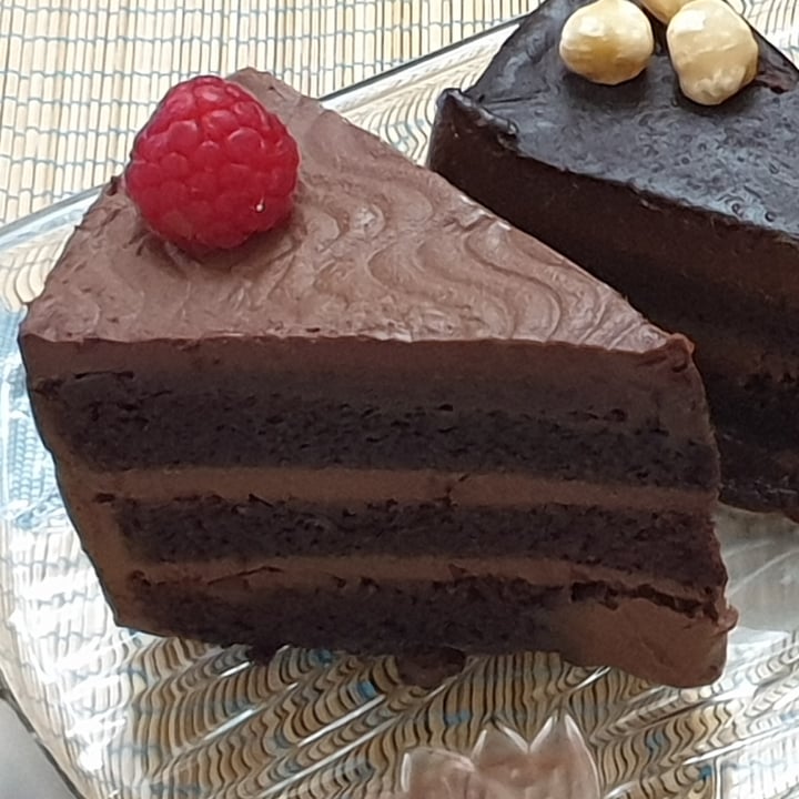 photo of Privé Tiong Bahru 85% Dark Chocolate Cake shared by @sabnspice on  25 Oct 2020 - review