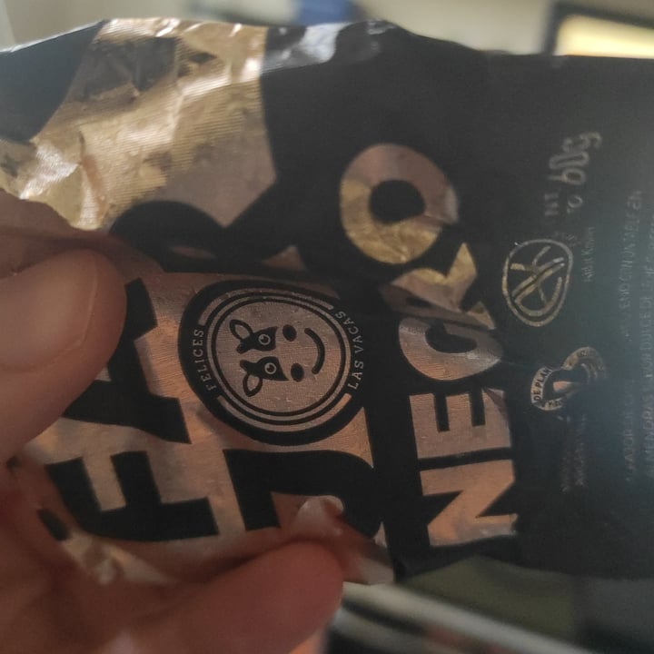 photo of Felices Las Vacas Alfajor negro sin tacc shared by @karopaoli on  03 Mar 2022 - review