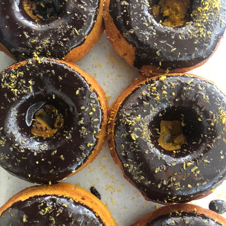 photo of Scheckter's RAW Gourmet Pumpkin Donuts shared by @alexpiaramcg on  04 Jun 2020 - review