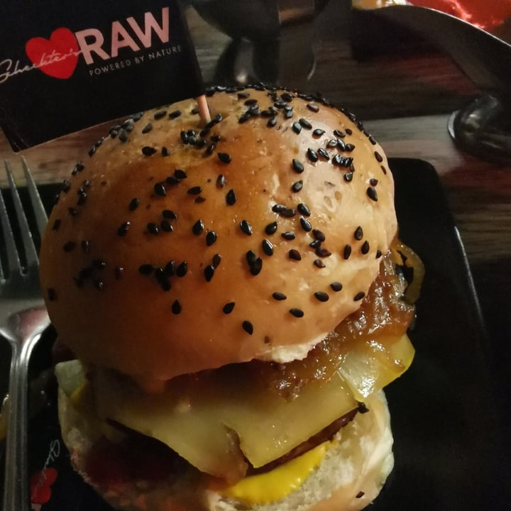 photo of Hudsons The Burger Joint (Green Point) Schekters Raw Burger shared by @veganpower001 on  22 May 2021 - review
