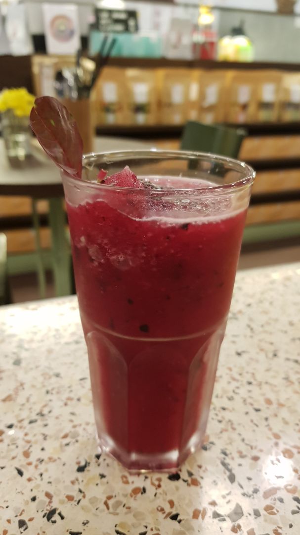 photo of Burgreens Bandung Detox Red Velvet Smoothies shared by @irawanjohan on  07 Dec 2019 - review