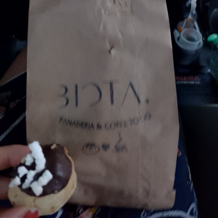 photo of Biota panaderia Masitas con Chocolate shared by @valeveganlp on  30 Jan 2022 - review