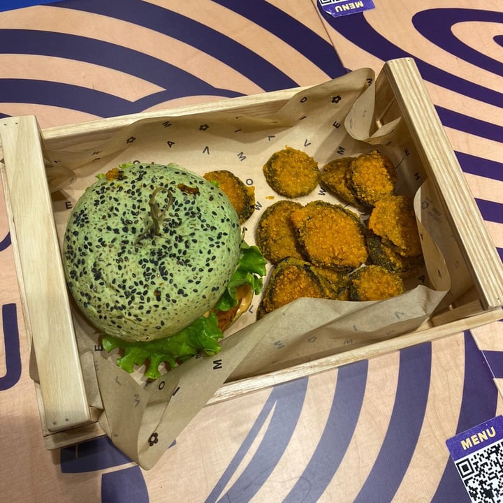 photo of Flower Burger Jungle Burger shared by @alecann on  14 Jul 2022 - review