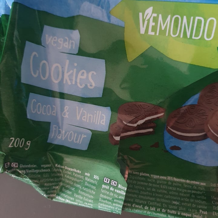 photo of Vemondo cookies cioccolato e vaniglia shared by @martitinga96 on  12 Sep 2022 - review