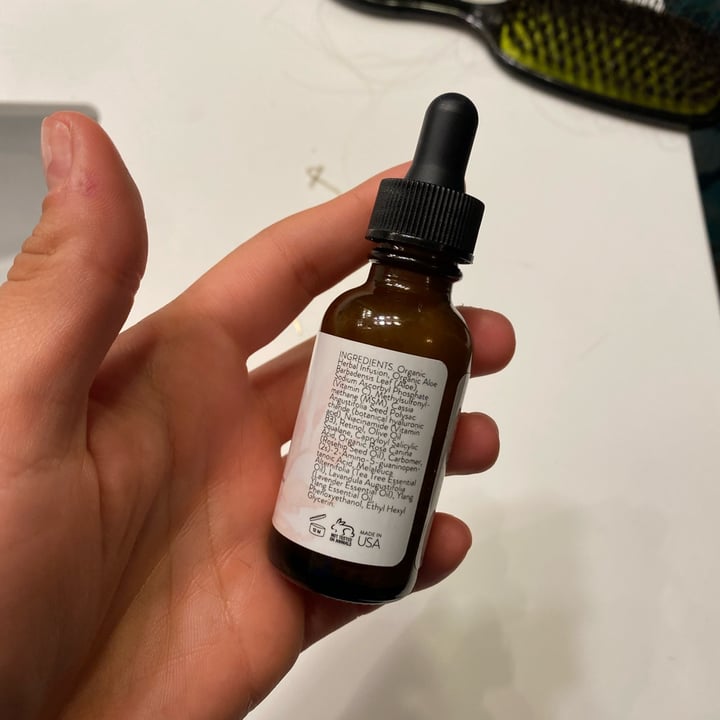 review photo of Eva naturals Skin clearing serum shared by @maeghansolanki on 21 Mar 2022 - review