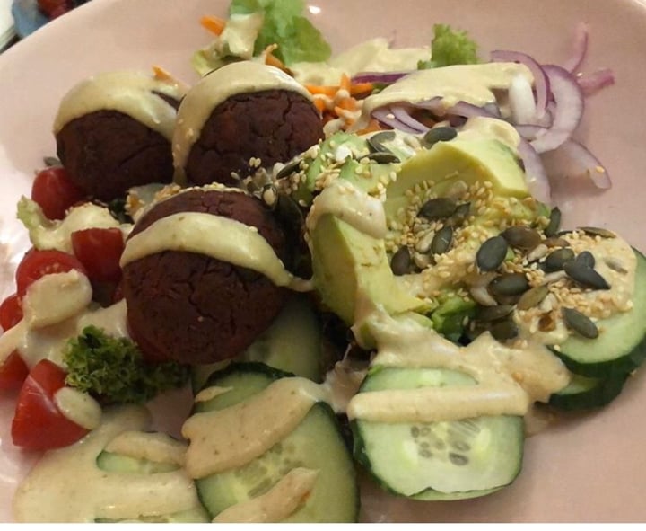 photo of Lexi's Healthy Eatery Falafel Bowl shared by @ildsarria on  30 Nov 2019 - review