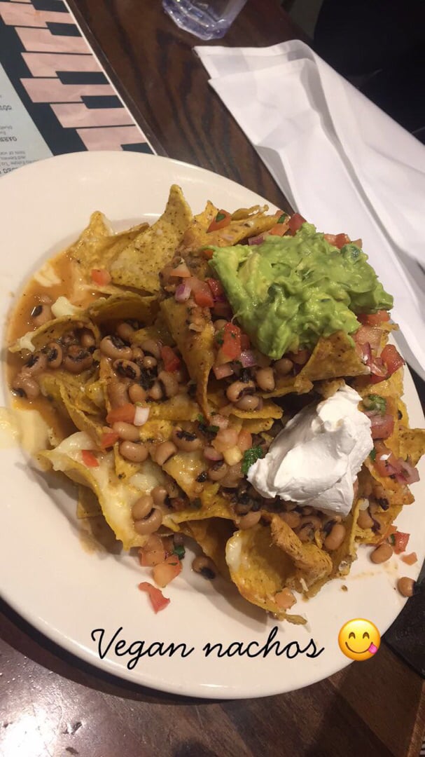 photo of Busboys and Poets Vegan nachos shared by @jenn on  18 Feb 2019 - review