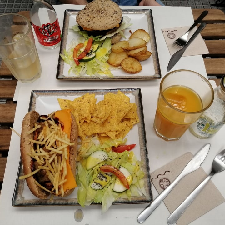 review photo of Veganitessen BBQ Burguer shared by @perfectdrama on 19 Sep 2020 - review