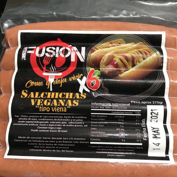 photo of Fusión vegana Salchichas Veganas tipo Viena shared by @candelacopes on  24 May 2021 - review