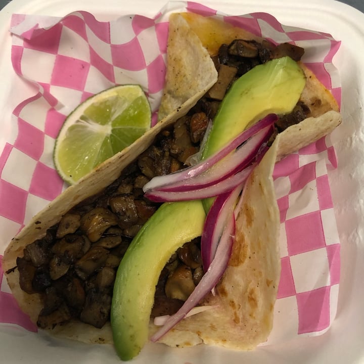 review photo of Paxil - Plant Based Seafood Taco Rosarito shared by @nenacanela on 27 Sep 2022 - review