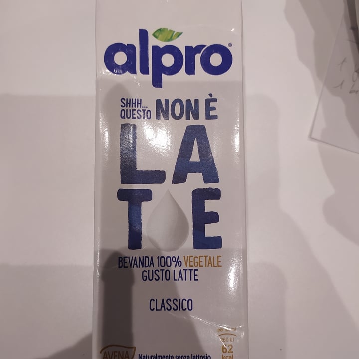 review photo of Alpro This is Not Milk Classic Questo Non è Late Classico shared by @effeffe on 12 Jul 2022 - review