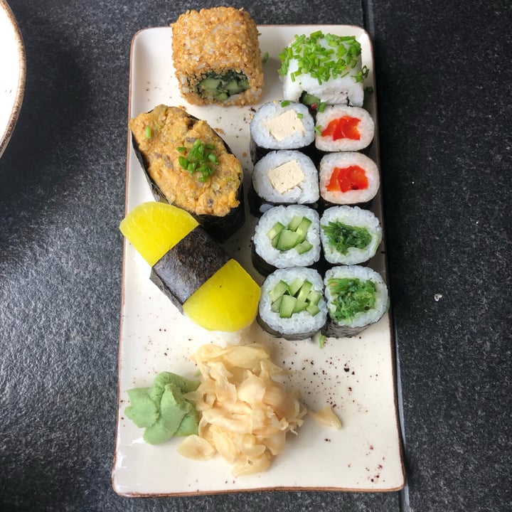 photo of YUZU Karakoy Vegan sushi shared by @soy-orbison on  16 Oct 2019 - review
