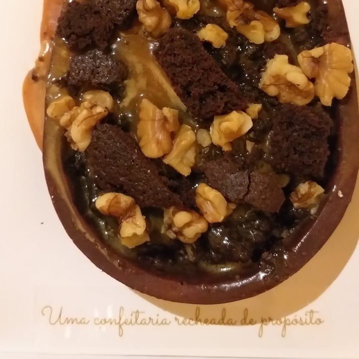 photo of Vovó Vegana Ovo de Páscoa Doce de Leite com Nozes e Brownie shared by @rapetquel on  06 May 2022 - review