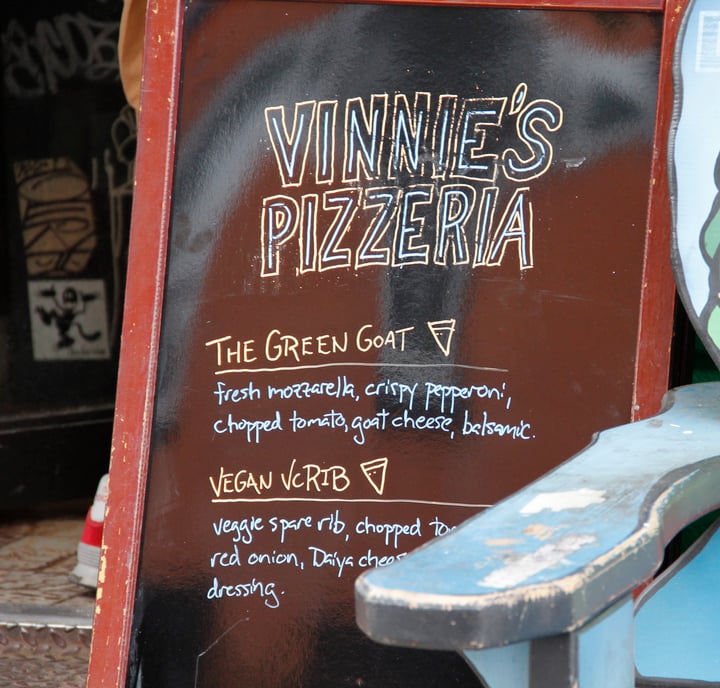 photo of Vinnie's Pizzeria Vegan VcRib shared by @lianaperez on  31 Jul 2018 - review