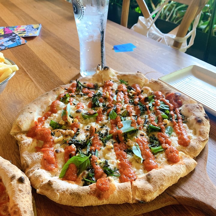 review photo of The Norfolk Hotel Vegan Pizza shared by @yacchan010 on 28 Dec 2021 - review