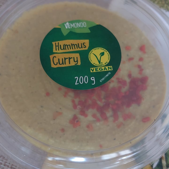 photo of Vemondo Hummus Curry shared by @camibognoli99 on  11 Jun 2022 - review