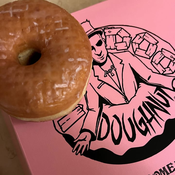 photo of Voodoo Doughnut Raised Glazed shared by @courtlynn on  20 Mar 2022 - review