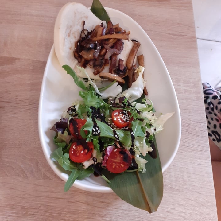 photo of Chillin' Cafe Bao with mushrooms shared by @txispa on  06 Aug 2022 - review