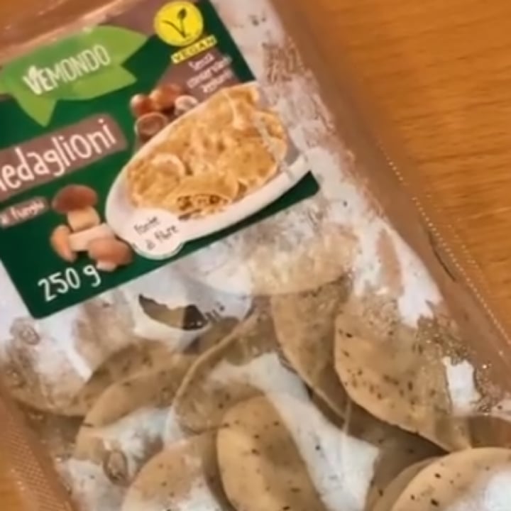 review photo of Vemondo Medaglioni ai Funghi shared by @npippi2805 on 14 Aug 2022 - review