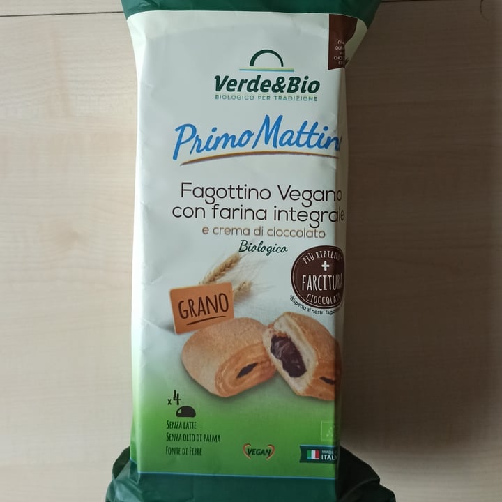 photo of Verde & Bio Fagottino Vegano con farina integrale e crema di cioccolato biologico shared by @rominamia on  09 Jun 2022 - review