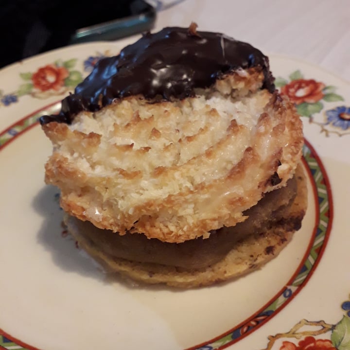 photo of Vica (Delivery Only) Alfajor De Coco shared by @ecosofia on  04 Jan 2021 - review