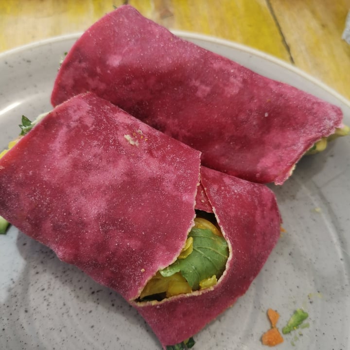 photo of Jackson’s Real Food Market Bryanston Hummus Raw Veggie Wrap shared by @eltico on  16 Dec 2021 - review
