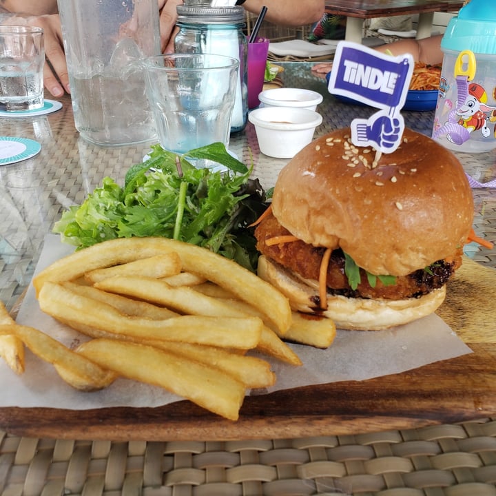 photo of Privé Keppel Sweet & Sticky Panko-Crusted TiNDLE™ Burger shared by @ninialtuve on  10 Apr 2021 - review