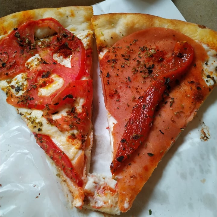 photo of El garage bar Pizza shared by @melicarucci on  27 Dec 2020 - review