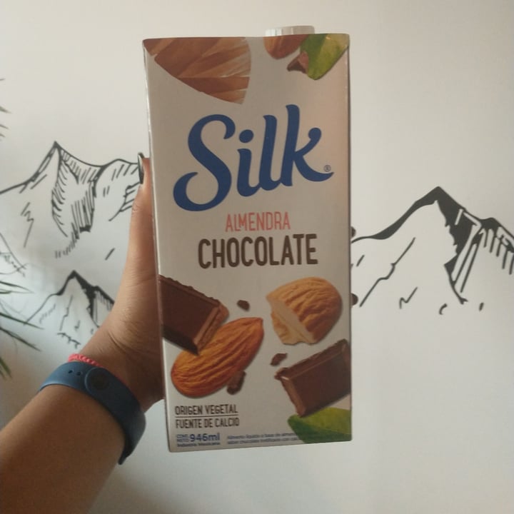 photo of Silk Almendra chocolate shared by @malenita on  29 Dec 2021 - review