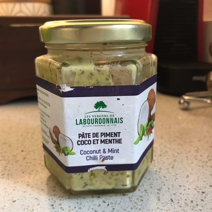 photo of les verges de labourdonnais coconut and mint chilli paste shared by @olicarolina on  08 May 2022 - review