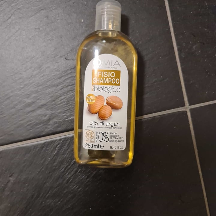 photo of Omia Laboratoires Fisio Shampoo all'olio di Argan shared by @abillionthebest on  22 Apr 2022 - review
