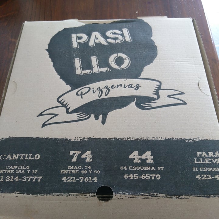 photo of Pasillo 74 PIZZERÍA Pizza De Rucula shared by @purpleveg on  12 Dec 2021 - review