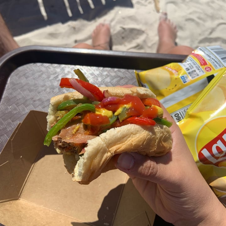 photo of Surf Doggies Hot Dog Cart Plant Based bratwurst shared by @illyparrwood on  30 Oct 2022 - review