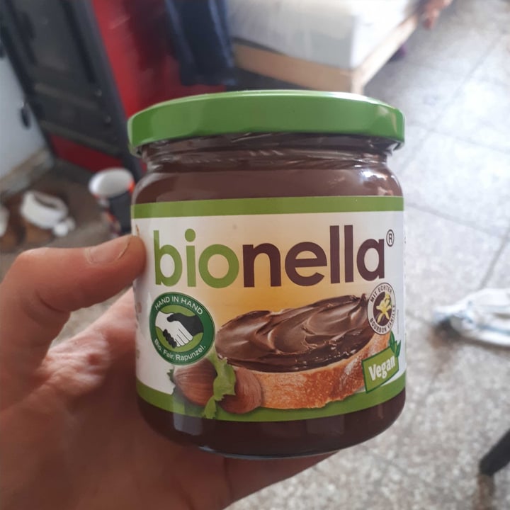 photo of Bionella Bionella Chocolate Spread Nuss-Nougat-Creme shared by @laraweinmann on  26 May 2020 - review