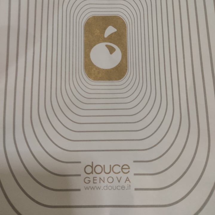 review photo of Douce Pâtisserie Café torta vegana shared by @weed14 on 16 Oct 2022 - review