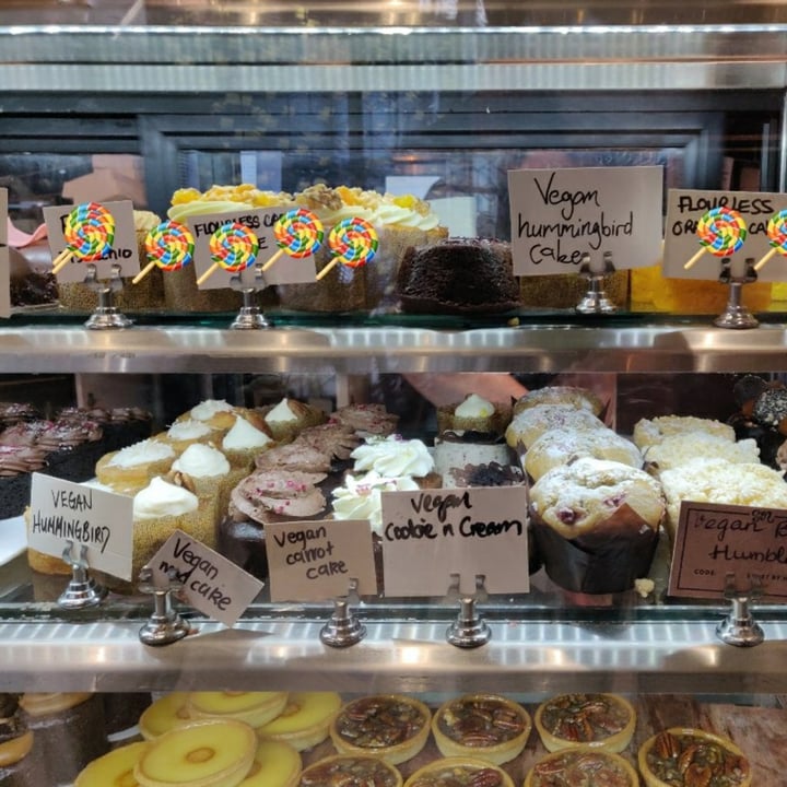 photo of Corner Bakery Café Vegan Lemon Syrup Cake shared by @cruzilla on  20 Jul 2022 - review
