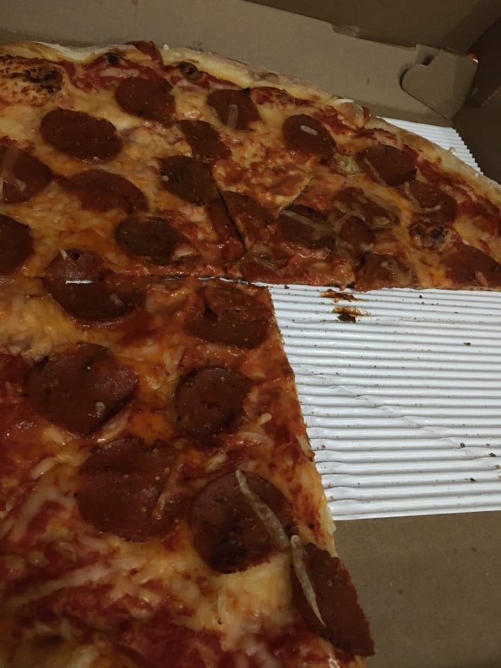 review photo of Screamer's Pizzeria Pepperoni Slice shared by @katharinauberger on 31 Mar 2020 - review