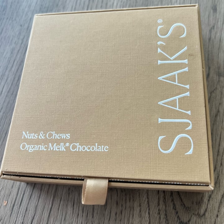 photo of Sjaak’s Organic Chocolates Nuts And Chews shared by @jkat on  05 Apr 2022 - review