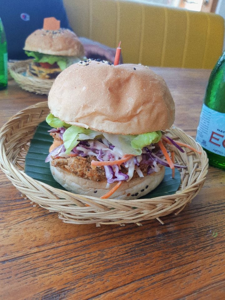 photo of Plant Cartel Chick'n Burger shared by @bernadinerosaa on  23 Nov 2019 - review