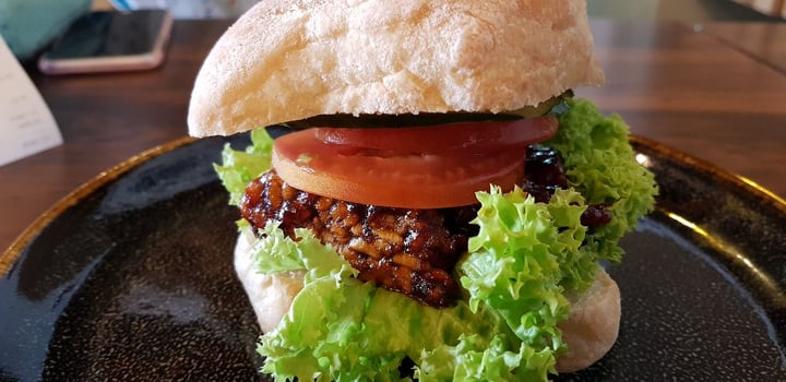 photo of vburg Cafe Special Sambal Tempeh Burger shared by @dahuq95 on  30 Apr 2019 - review