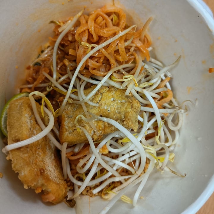 photo of Super Bowl - Asian Cafe - Deira Pad Thai Vegan shared by @veraintolerance on  27 Apr 2022 - review